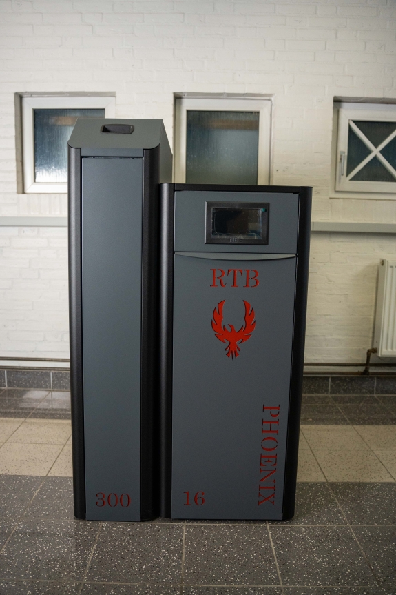 RTB pillefyr af Phoenix-modellen med 300 liters beholder.